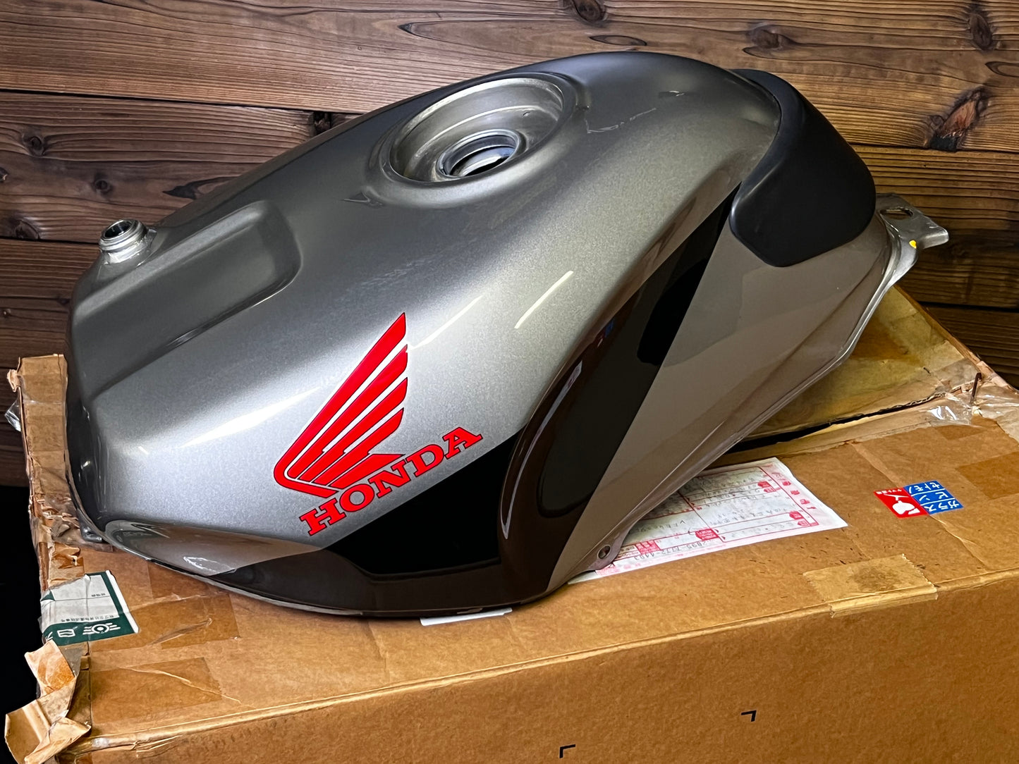 VFR400 (NC30) 燃料タンク [NH-259M] '89